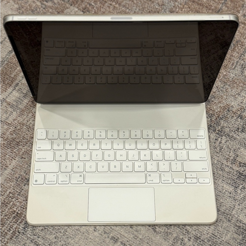 12.9 Apple Magic Key Board - Picture 5 of 5